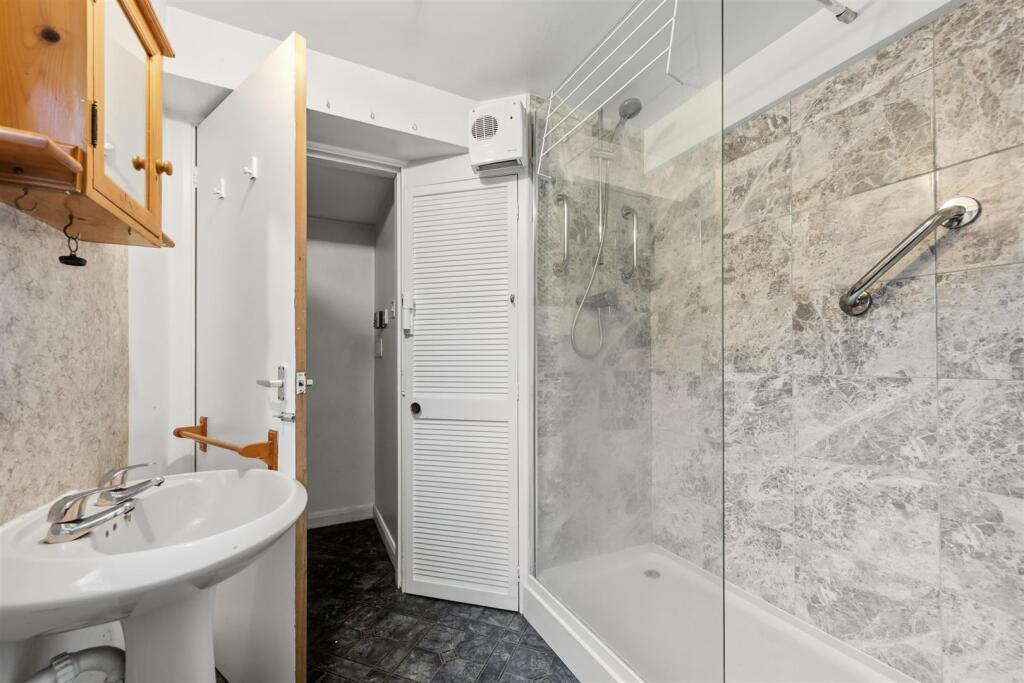 Shower.jpg
