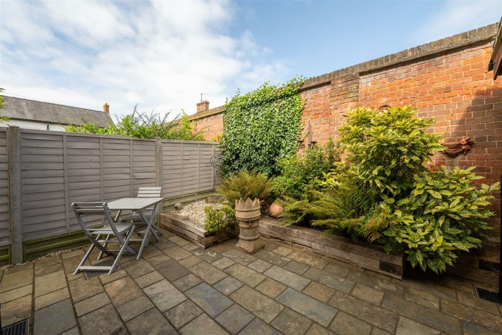 1 Quakers Yard-13.jpg