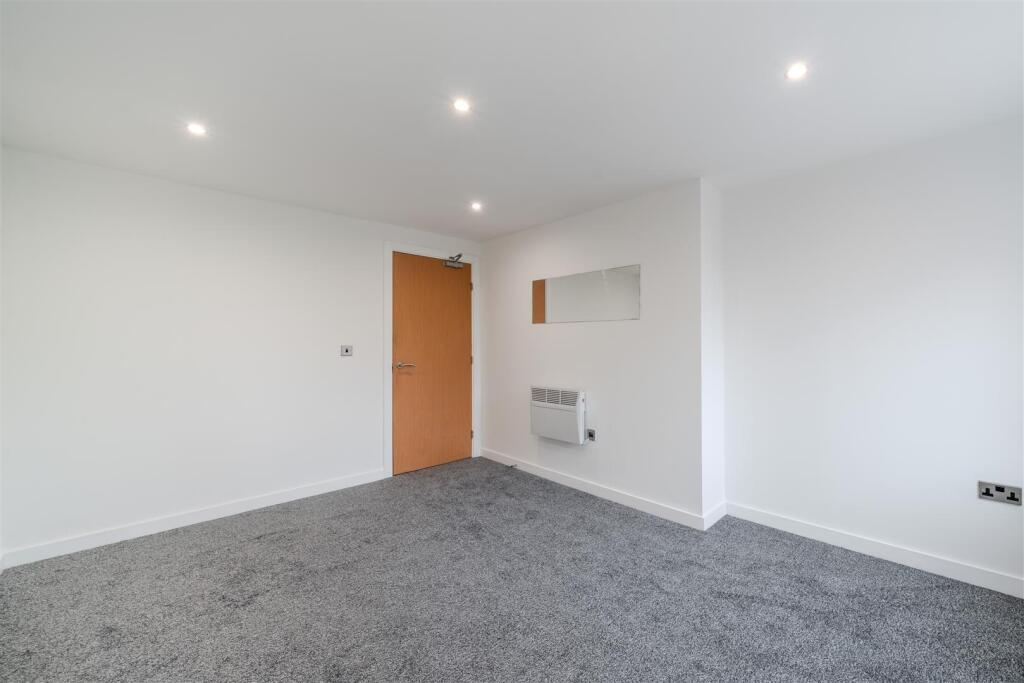 Bedroom 1-3.jpg