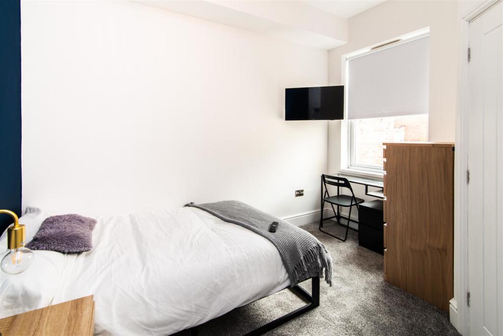 Room 4-22.jpg