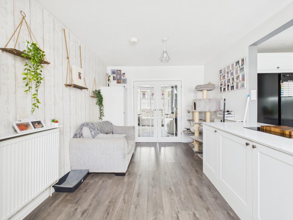 CAM05192G0-PR0105-STILL010