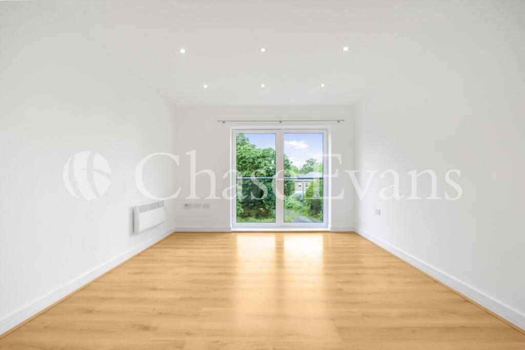 Cherrywood Lodge, Bi