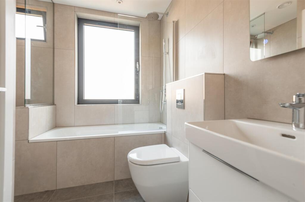 Flat 26 005.JPG