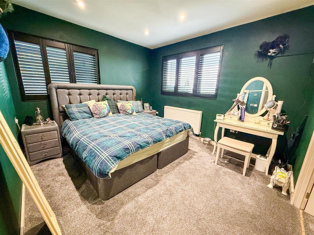 PRINCIPLE BEDROOM