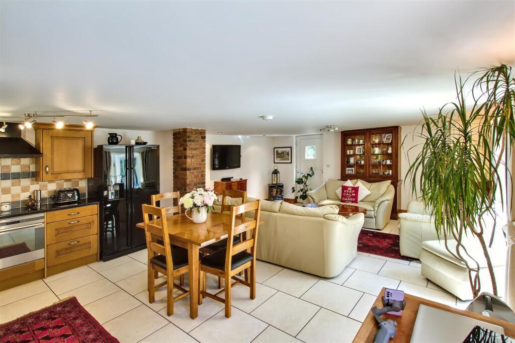annexe lounge/kitchen/diner