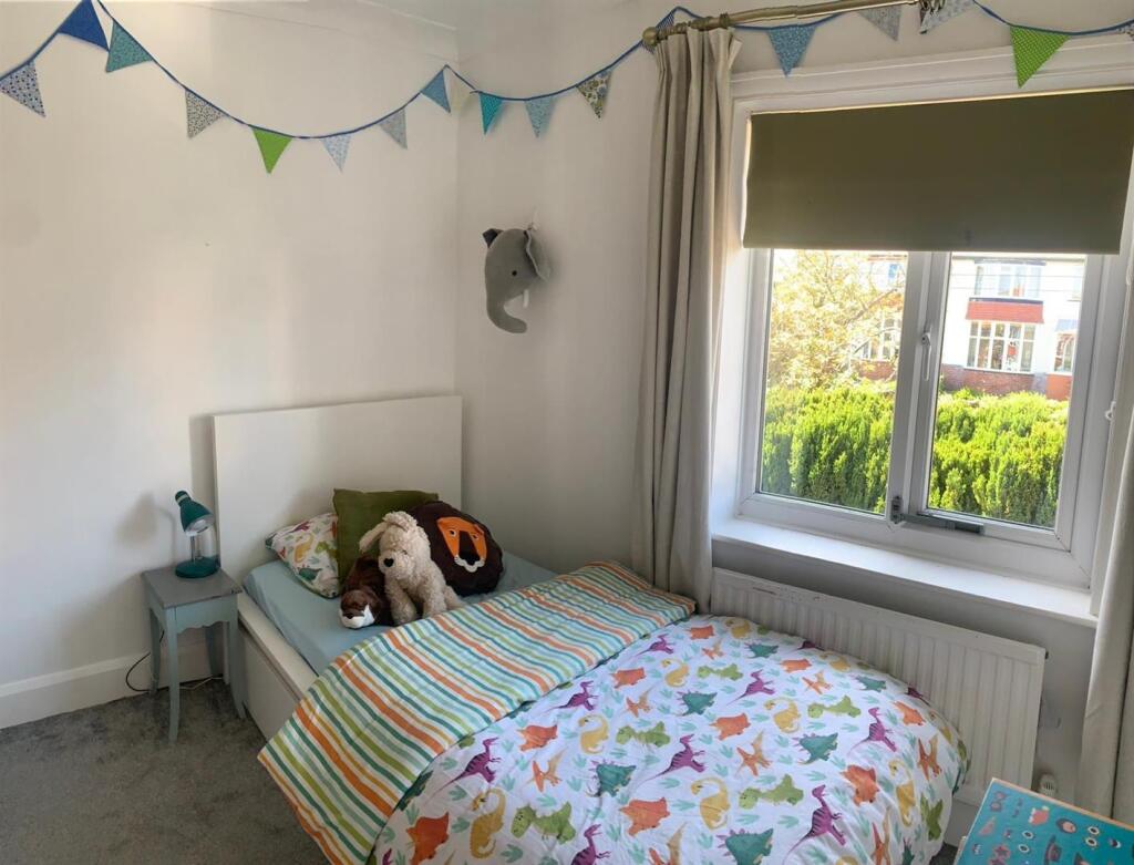 No 12 Bedroom 1.jpg