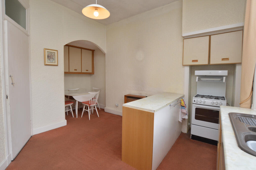 Kitchen/ Dining Room
