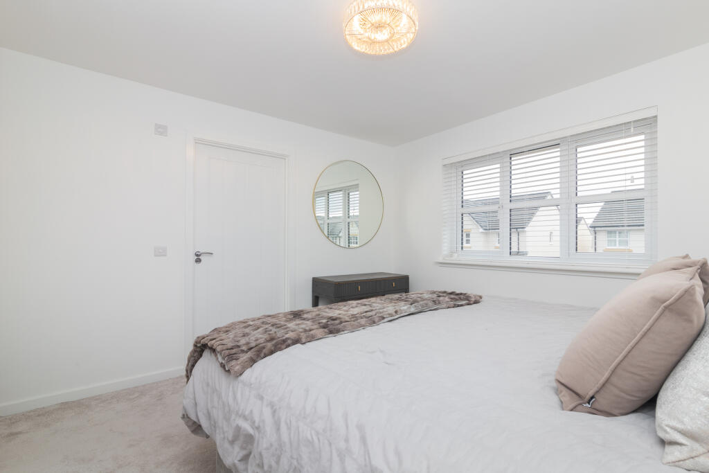10 Brailsford drive paisley PA2 7GG L-24