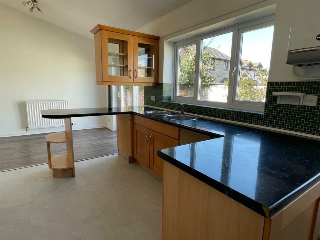 Kitchen'.jpg