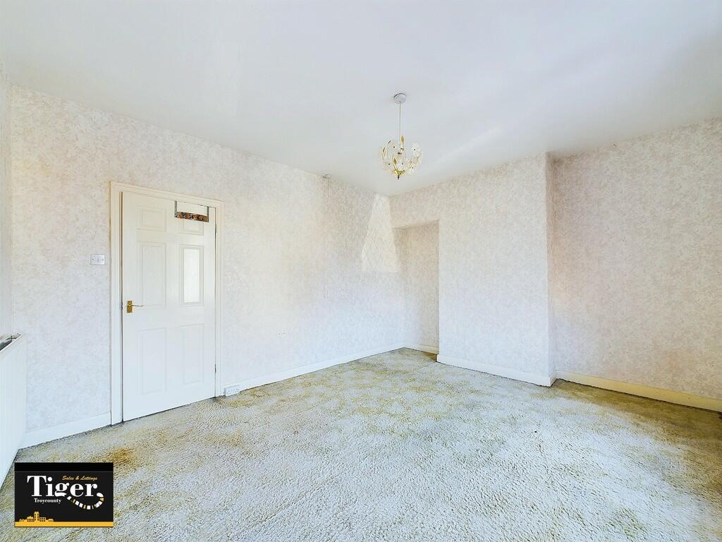 CAM02176G0-PR0386...