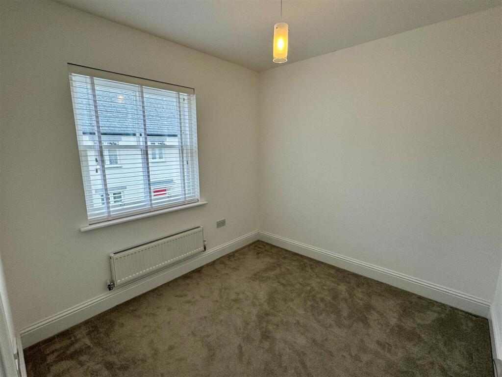 12 Stret Lugan Bedroom 2