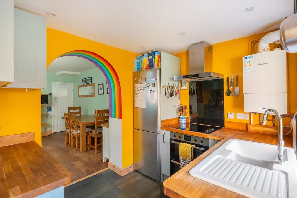 0B5SEE - Kitchen B.jpg