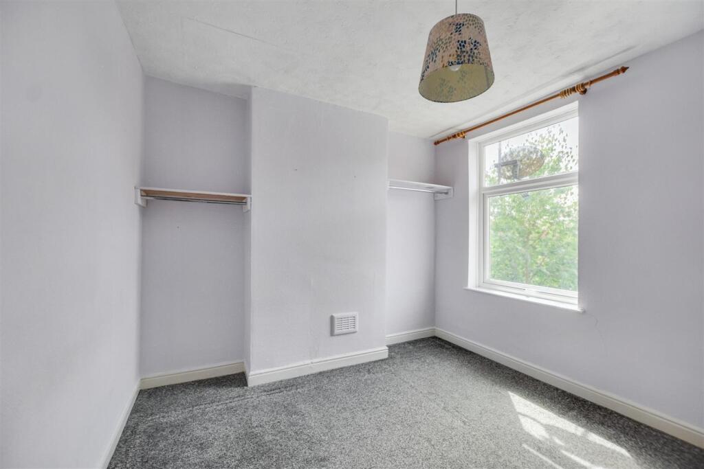 Bedroom 1_1.jpeg