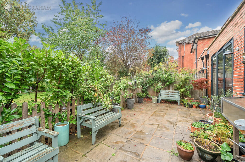 b85f6f19-233e-4bc...