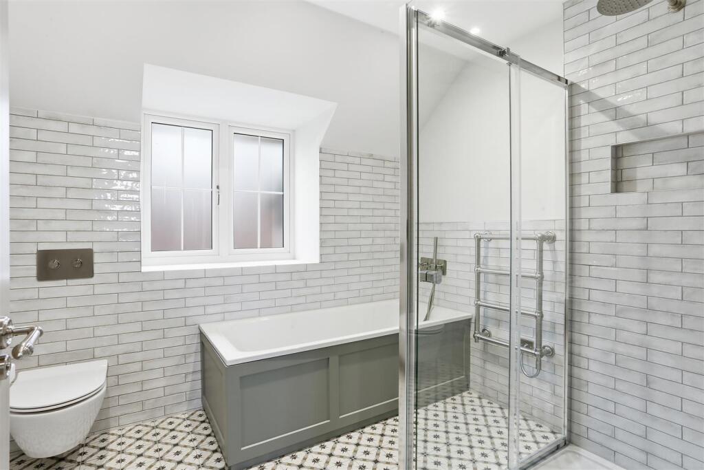 1578342896 - 5 Amberwood Grove -44.jpg