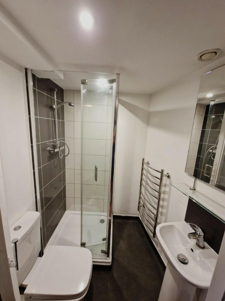 FLAT 23/41