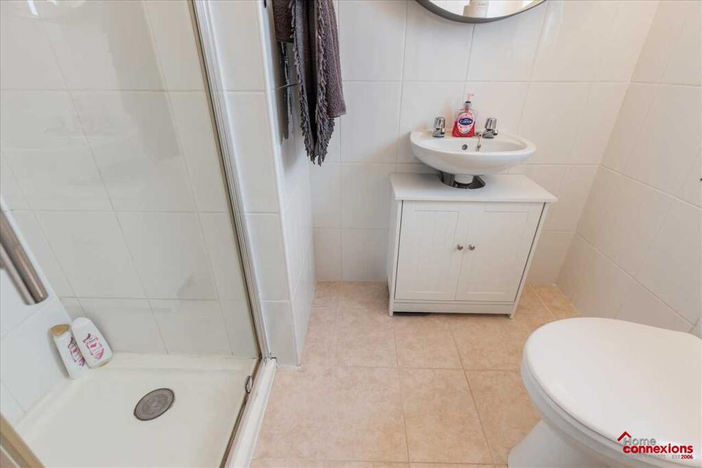 En-Suite (2)