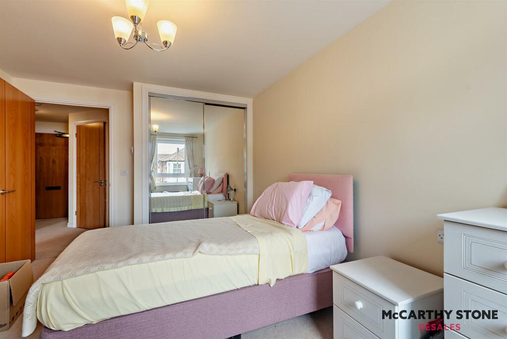 8596910-interior10-800.JPG