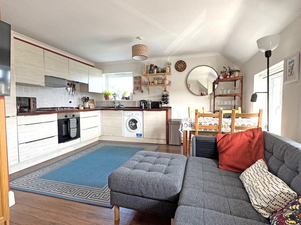 Lounge/Kitchen