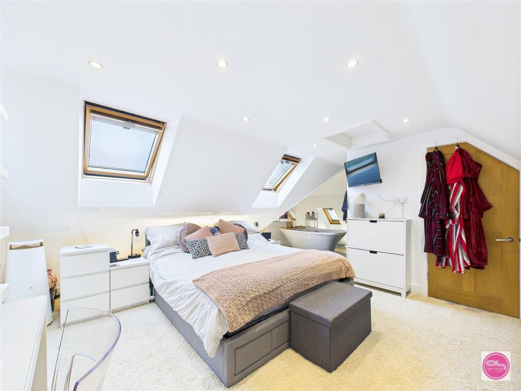 Newhall Road (24).jpg