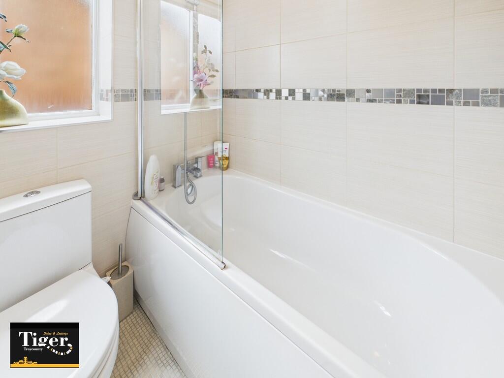 CAM02176G0-PR0550...