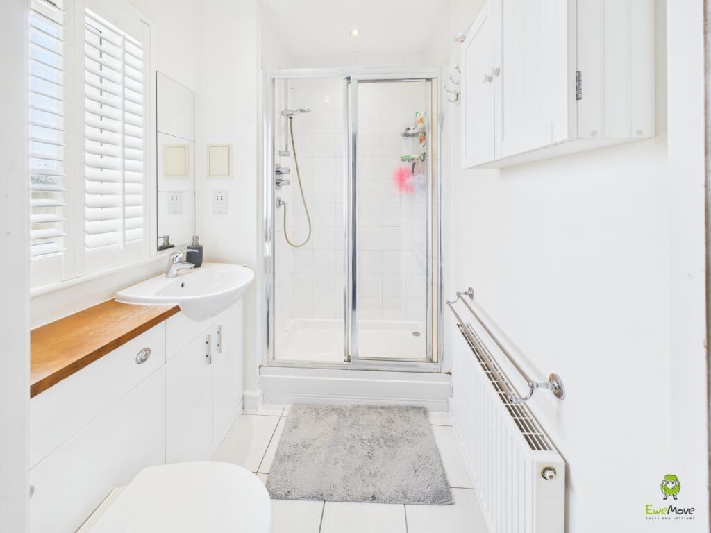 En Suite Shower Room James Hillier Ewemove Bexley 