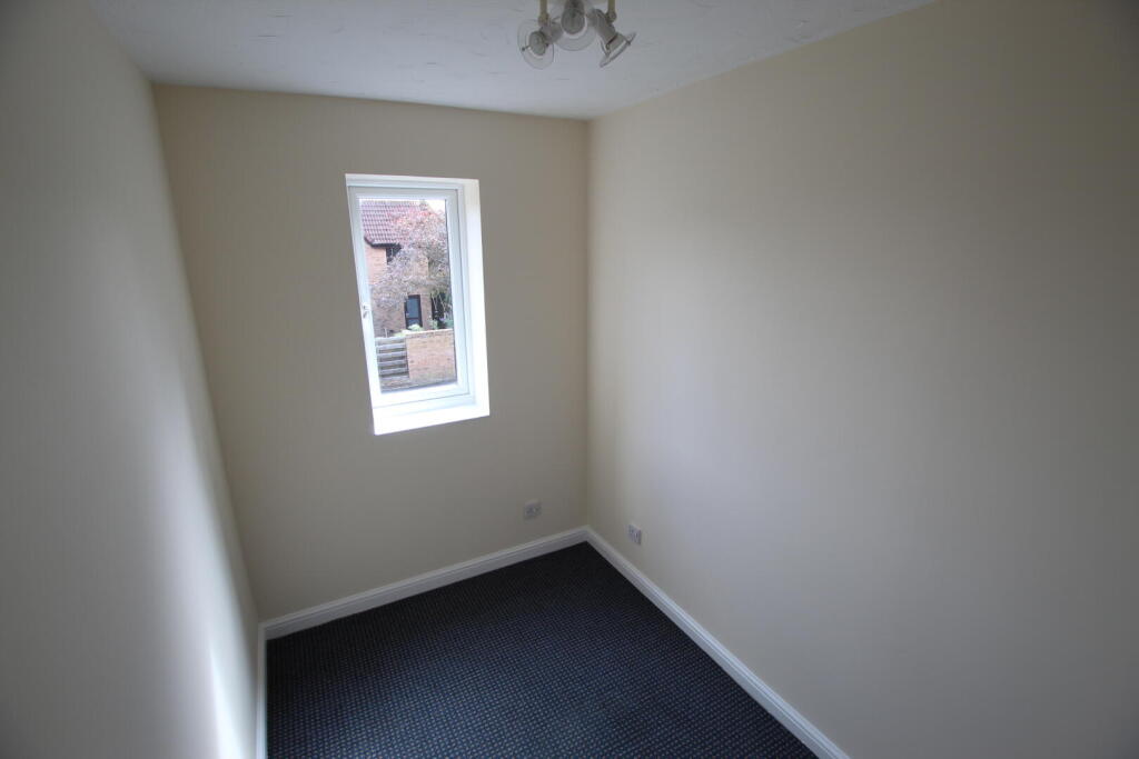 Bedroom 2.JPG