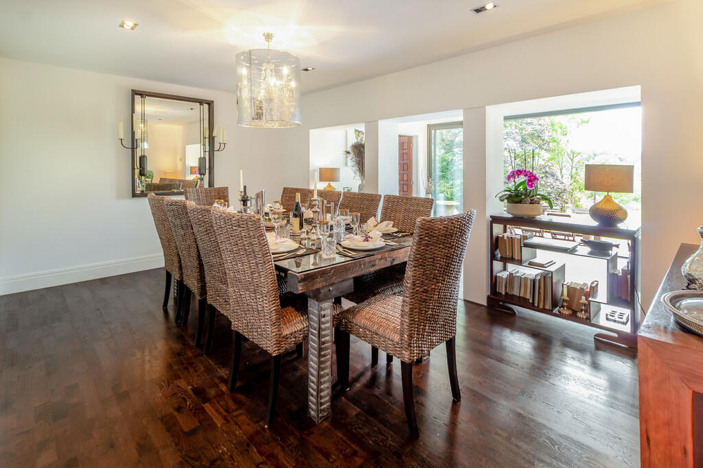 8605532-interior4...