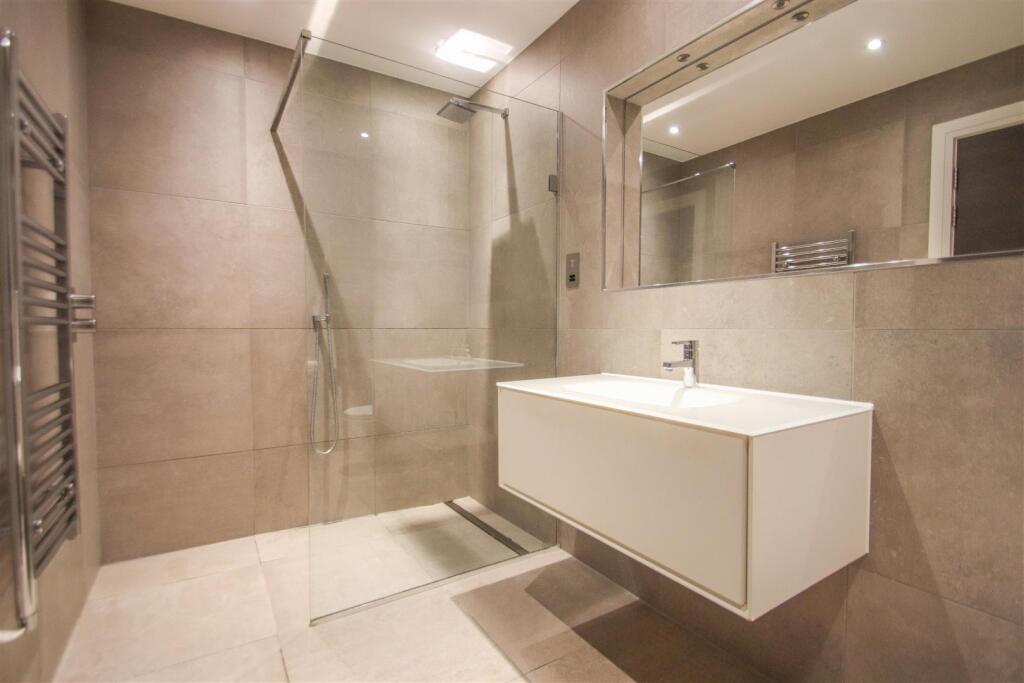 Ensuite