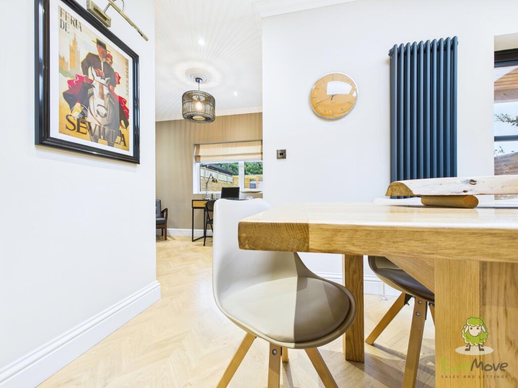 CAM01543G0-PR0166-STILL039