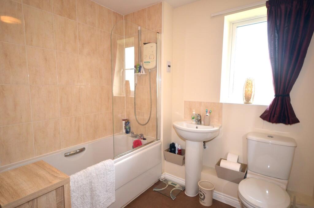 Flat to rent in Chic