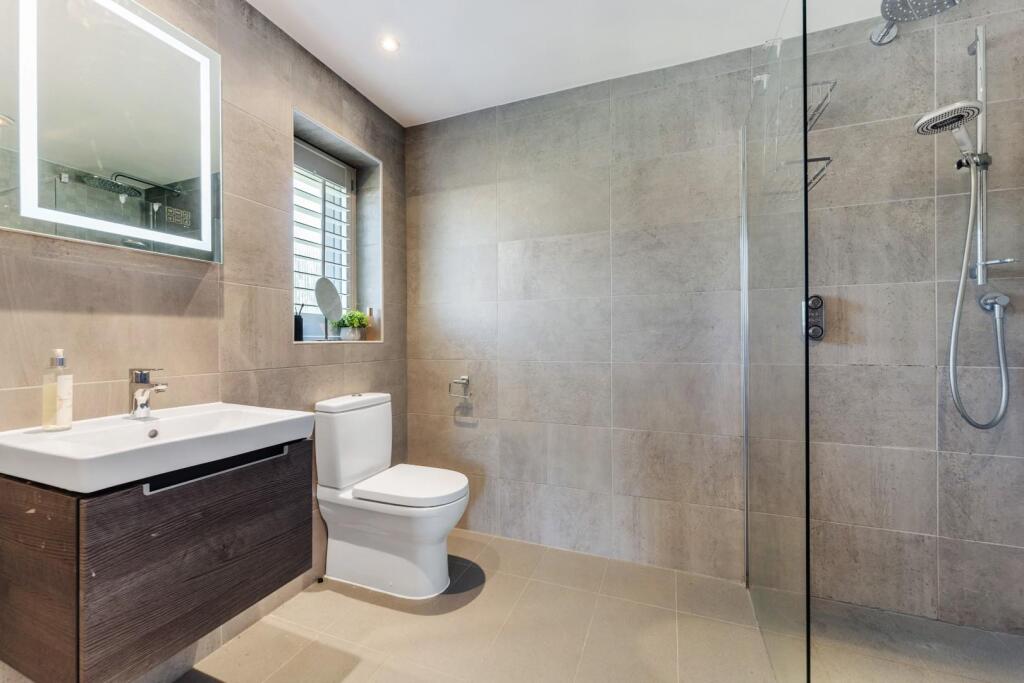 Bletchley Park Way, Wilmslow-18.jpg