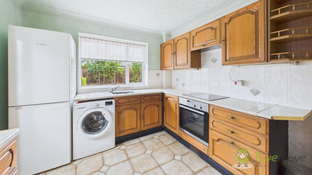 CAM02351G0-PR0077-STILL032