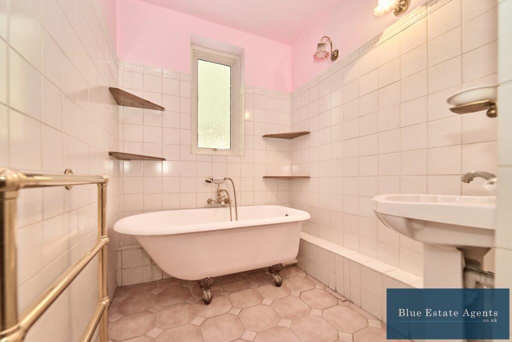 Ground Floor Bathroom Suite