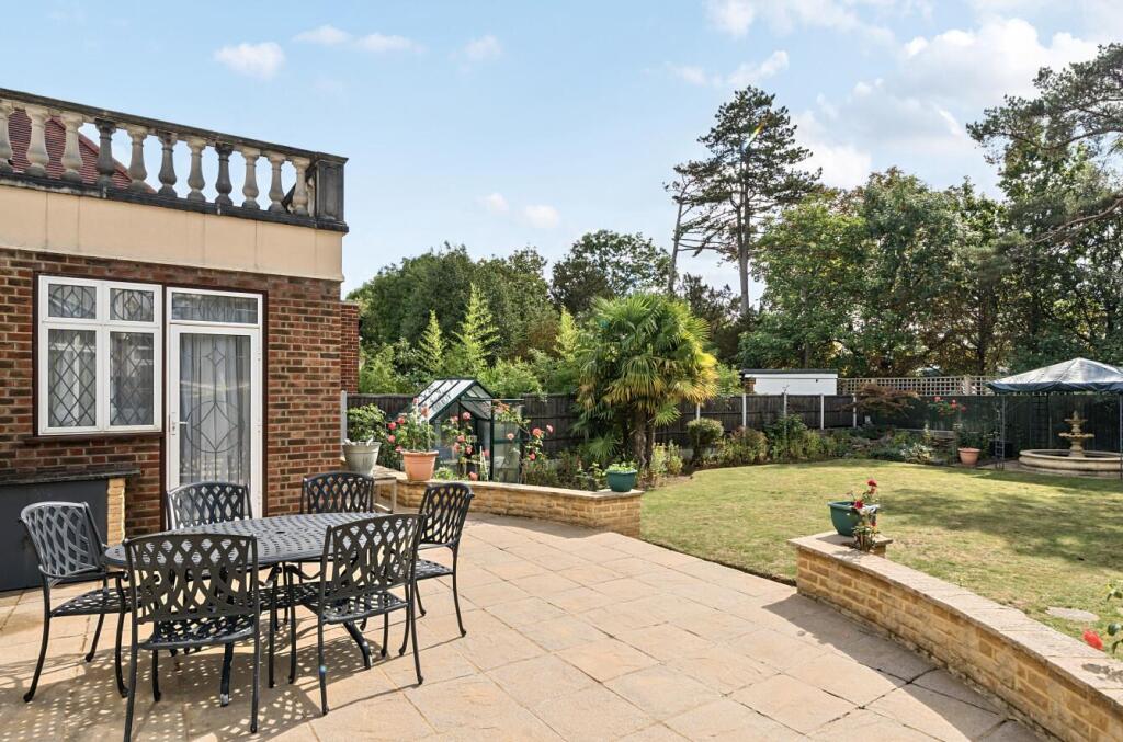 Davidson Frost-Wellings, DFW, Dalkeith Grove, Gard