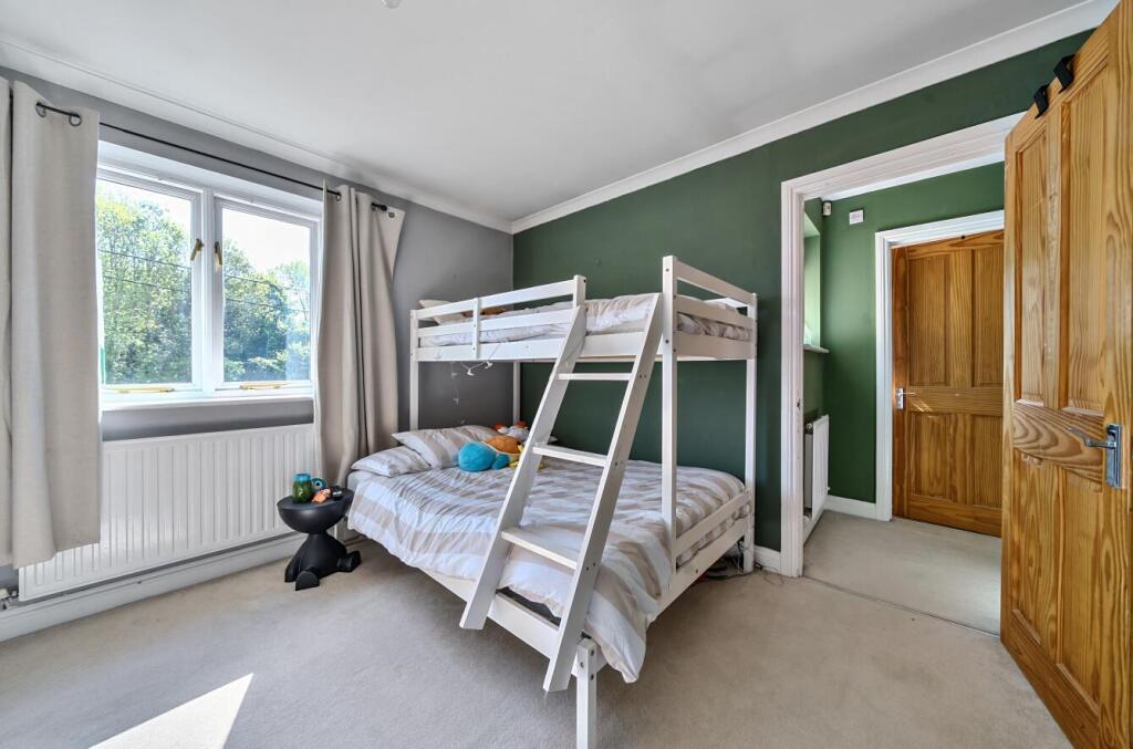 -68398889a812e-l-681497355824f-1287517-ARW-10-1.jp