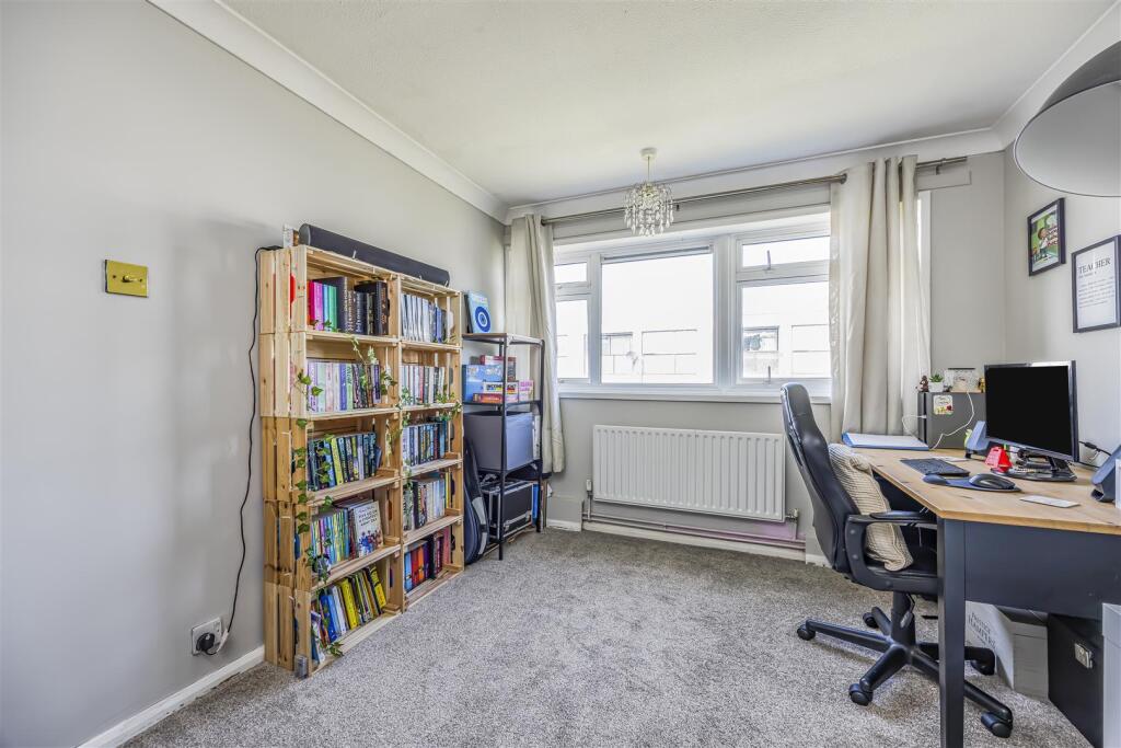 Flat 6 Gosport House, Prospect Lane, Havant-Portic