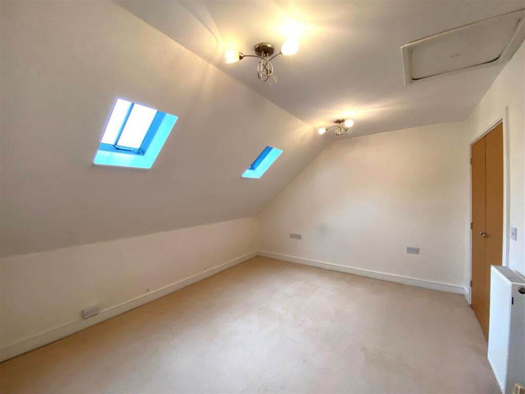 Master bedroom.jpg