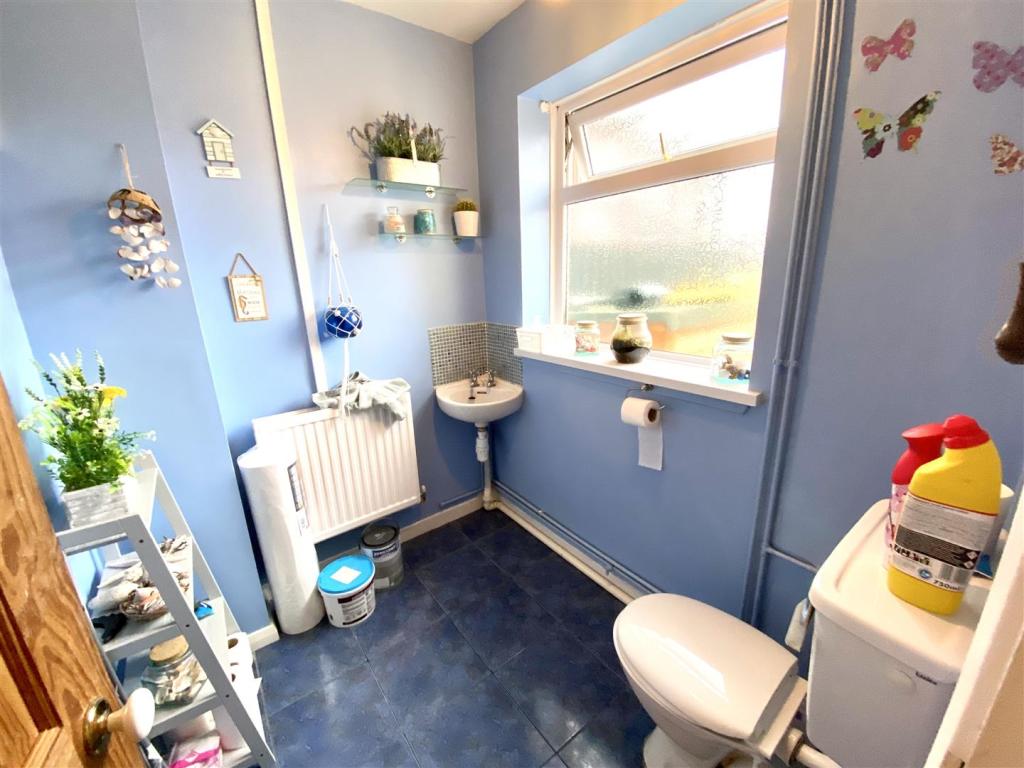 GROUND FLOOR WC