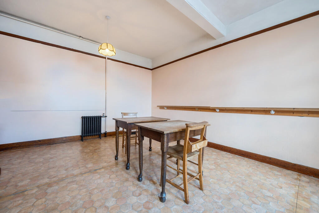 Ground Floor Clas...