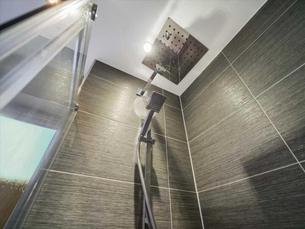 En-Suite (2) -