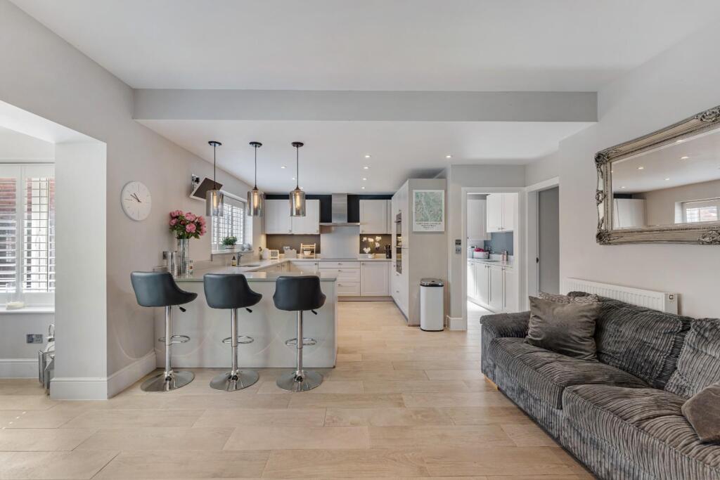 Bletchley Park Way, Wilmslow-25.jpg