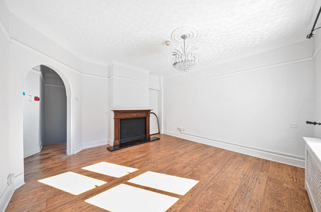 1354812-11-68c93b...