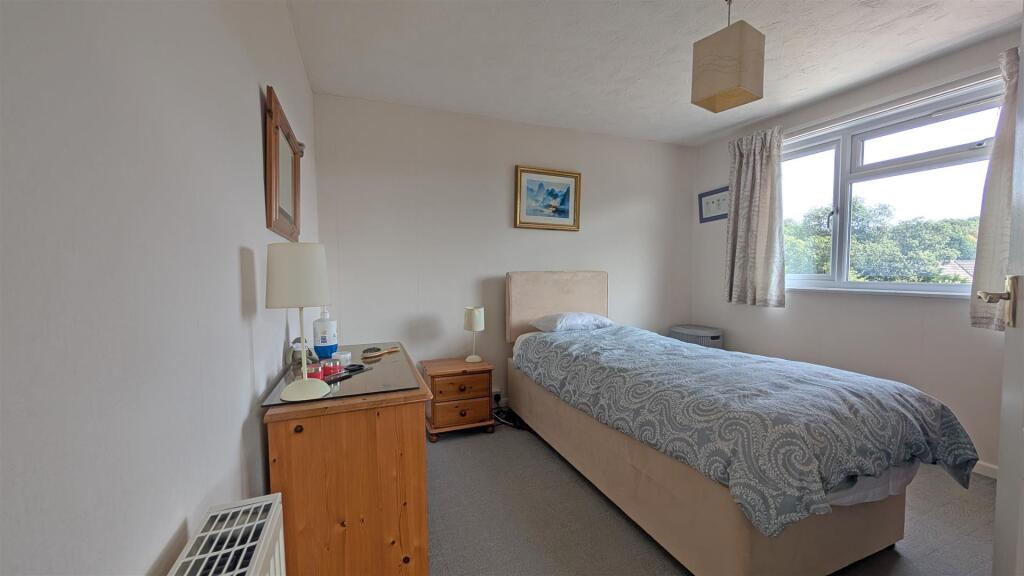 Second bedroom
