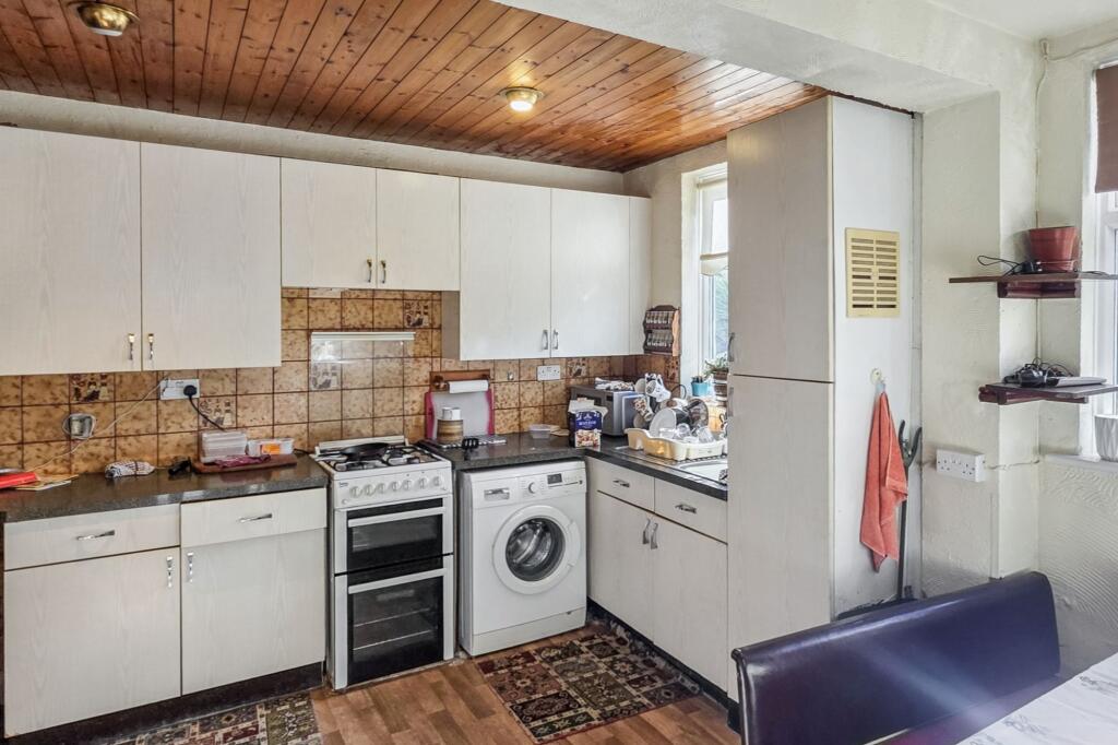 64 Alicia Gardens, Kenton, Harrow, Middlesex HA3 8JE