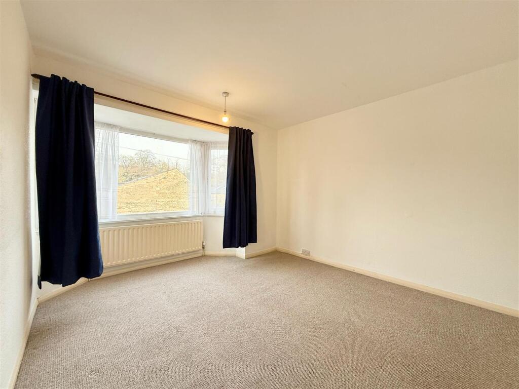 Bedroom 1 (1).jpg