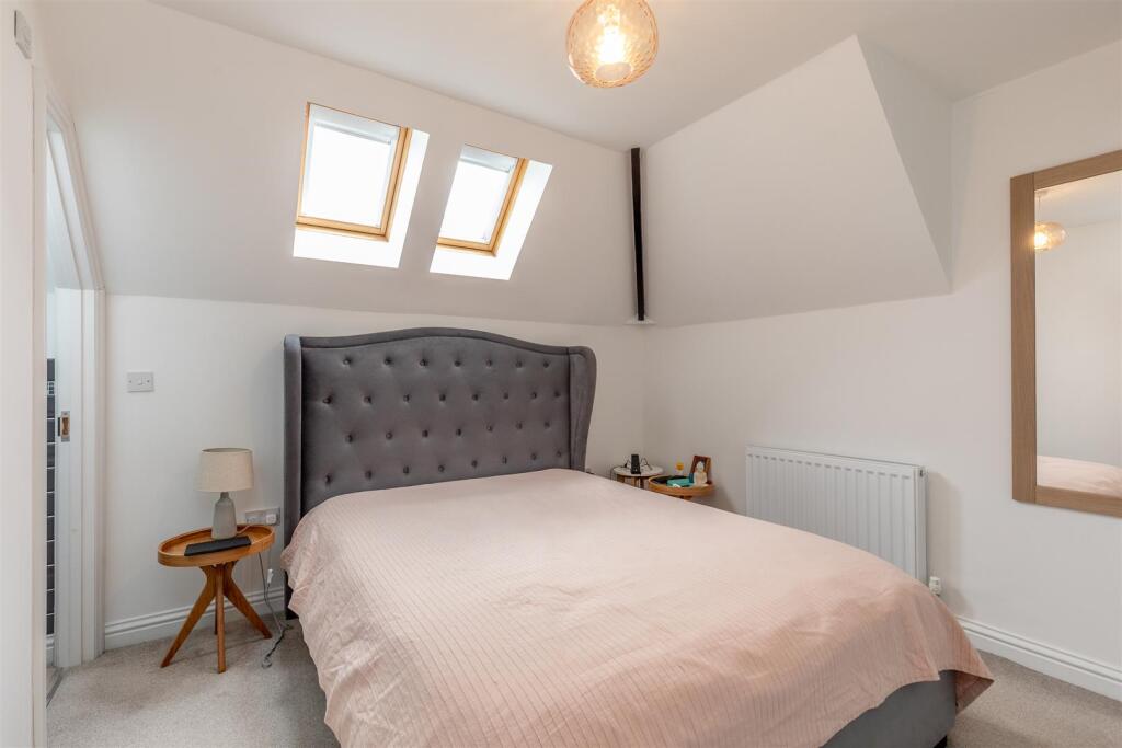 Tudor Lodge, Henbury Bed 1.jpg