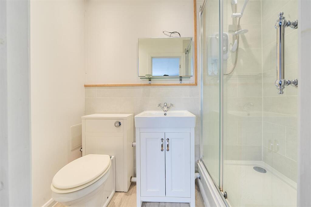 39 Hillside Avenue, Silverstone (19).jpg