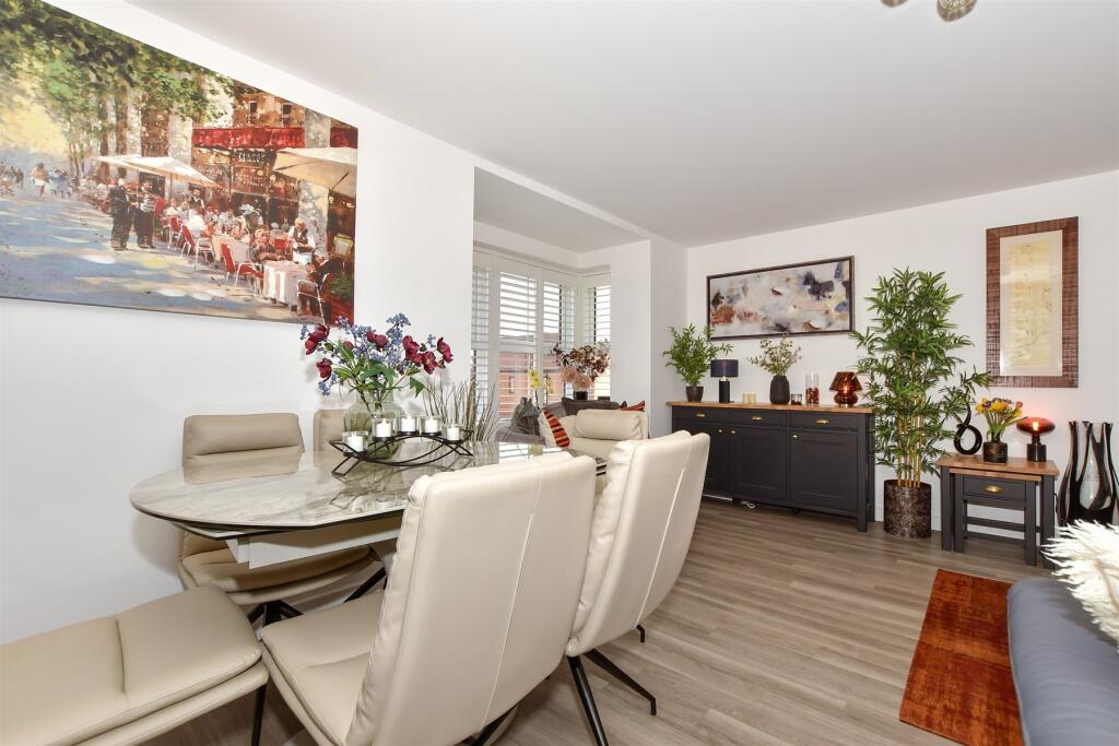 Lounge/Diner