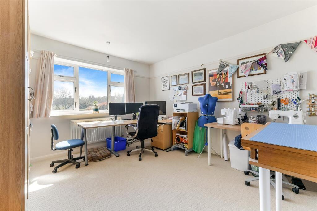 YEWLANDS CLOSE (5).jpg